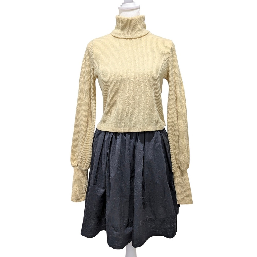 Minimalist‎ Clean Girl Cream Ribbed Turtleneck Top Thumbholes Out From Under XS